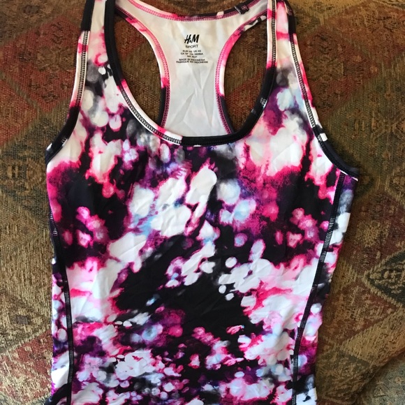 hm yoga top